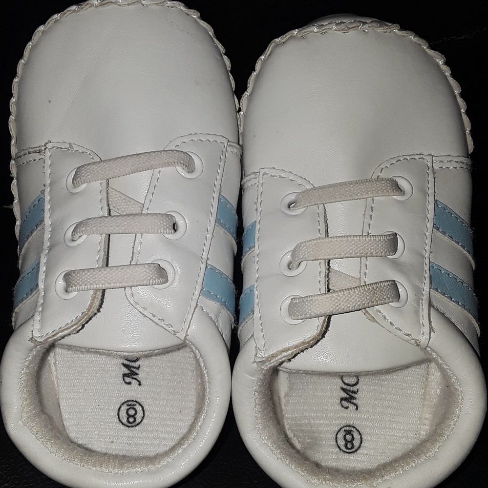 Sz 8 Modit white shoe toddler